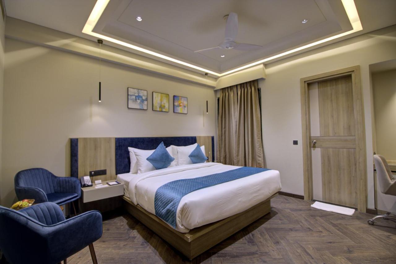 Cygnett Collection K K Hotel Faizabad Exterior foto
