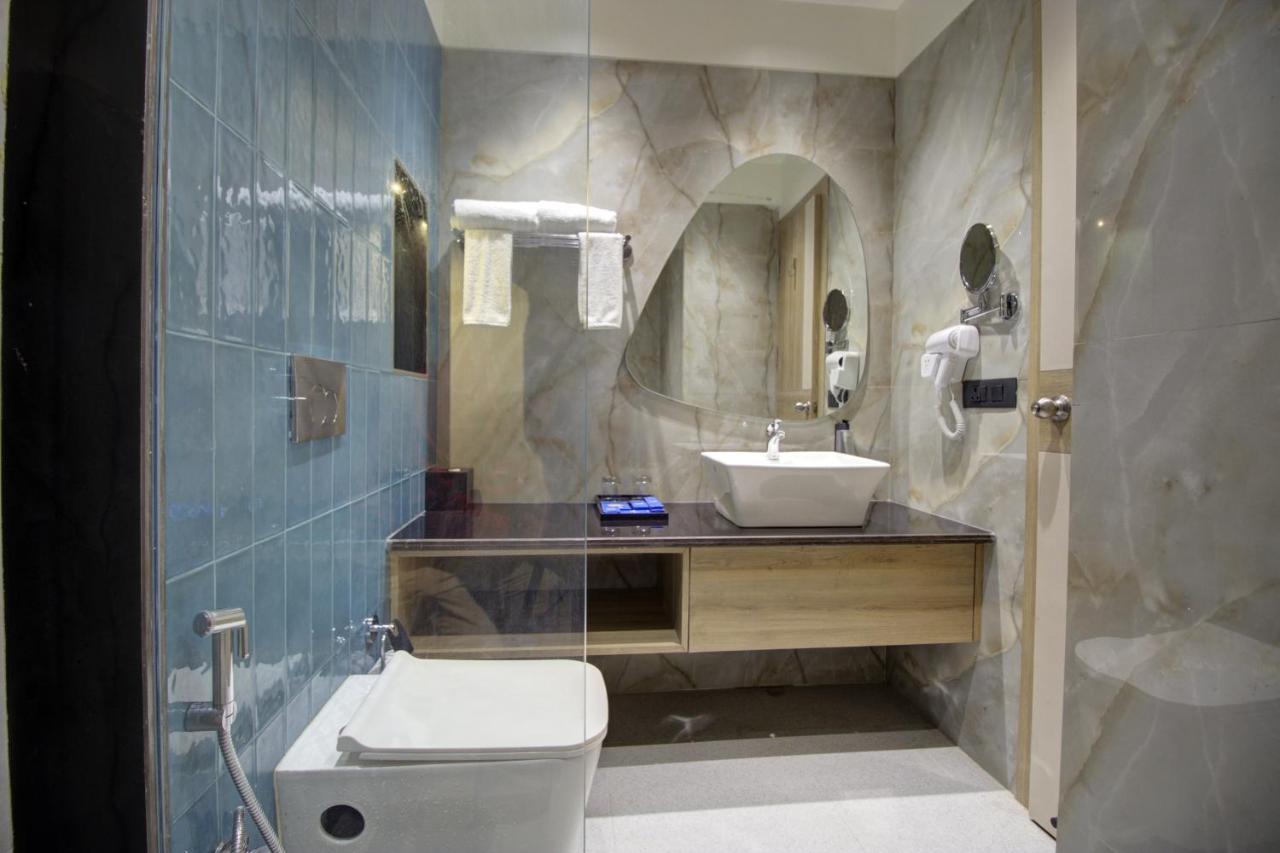 Cygnett Collection K K Hotel Faizabad Exterior foto