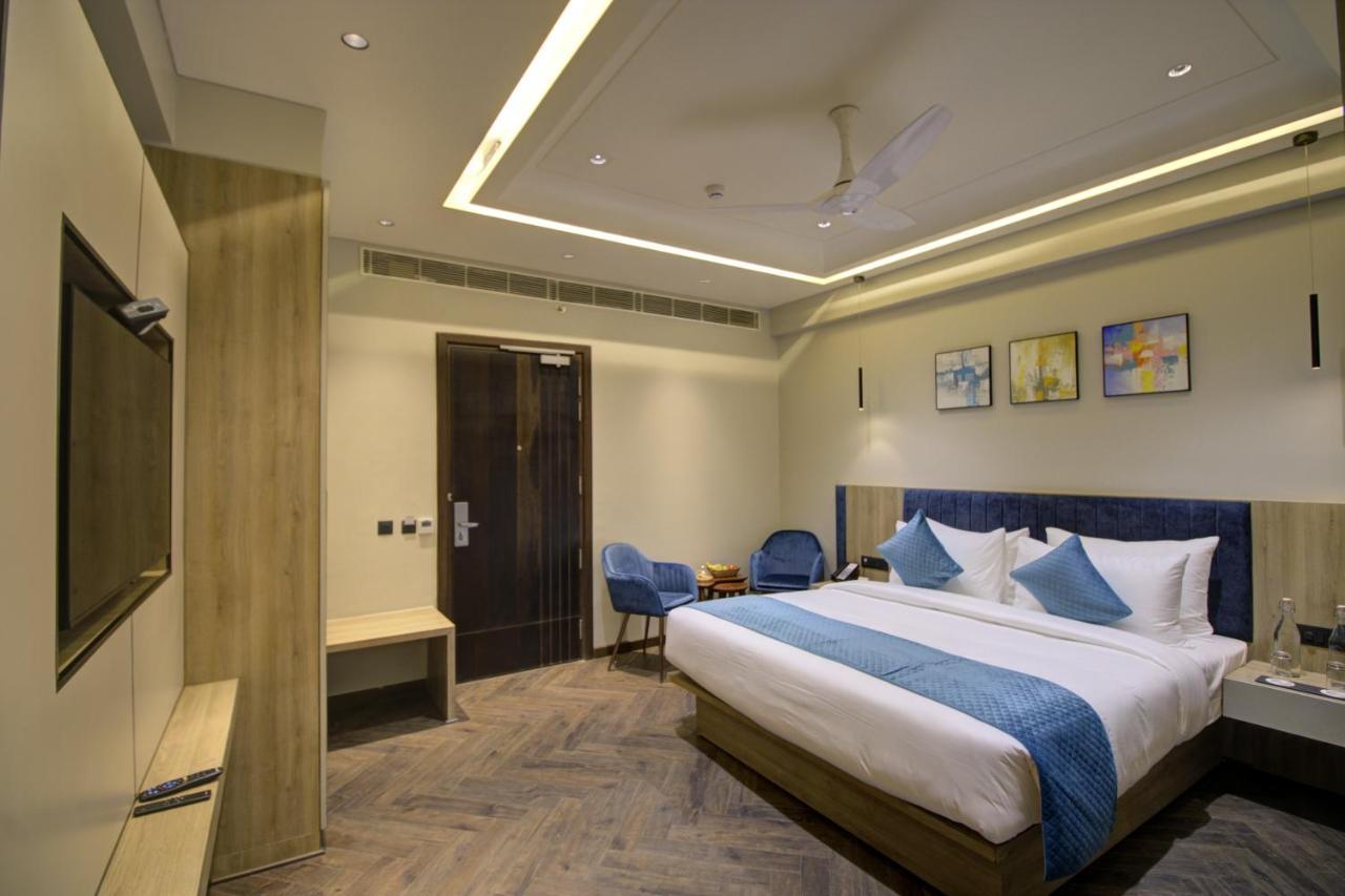 Cygnett Collection K K Hotel Faizabad Exterior foto